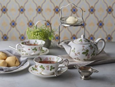 【お値下げ】WEDGWOOD カップ\u0026ソーサー ワイルドストロベリー　パステル