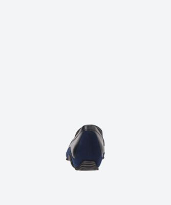 スニーカー