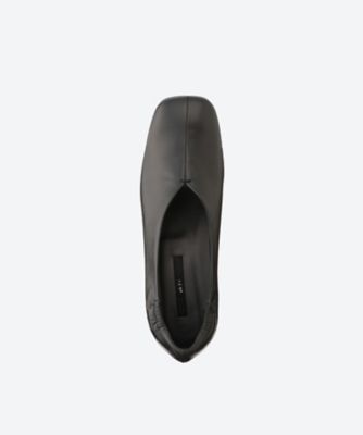 ph7+/ピアッカセッテ｜足元から春へシフト！｜エル・ショップ