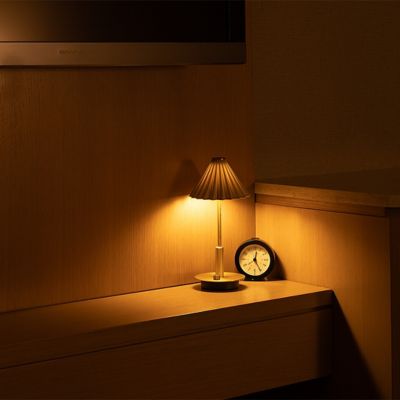 ★【産直】ＯＲＩＧＡＭＩ　ＬＡＭＰ　ＰＯＲＴＡＢＬＥ　オリガミランプ　ポータブル　ブラス／マットピンク