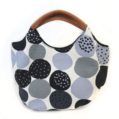 ＜京都/kitekite＞★ミニギャザートート（おもち柄くろ）