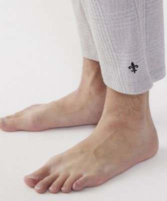 テーパードパンツ　アンクルレッグ　リブ