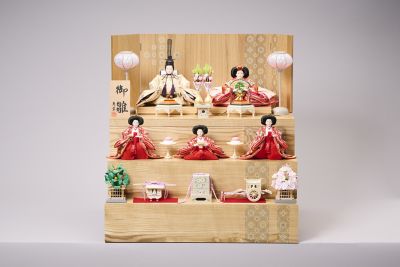 ＜恵翠＞【送料無料】【三越カタログＮｏ．２５】恵翠　衣裳着三段五人収納飾りセット