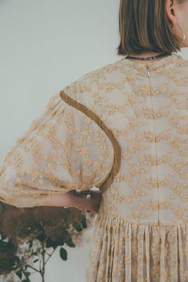 ｅｍｂｒｏｉｄｅｒｙ ｆｌｏｗｅｒ ｏｎｅ ｐｉｅｃｅ 三越伊勢丹オンラインストア 公式