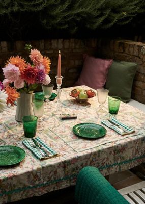 ＴＡＢＬＥ　ＣＬＯＴＨ２２／ＦＲＥＮＣＨ　ＶＥＲＳＡＩＬＬＥ