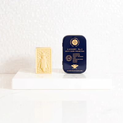 ＜THE EDINBURGH NATURAL SKINCARE (Women)＞ＬＵＸＵＲＹ　Ｎｏ．１　ＳＯＬＩＤ　ＨＡＮＤ　ＣＲＥＡＭ　ＢＡＲ