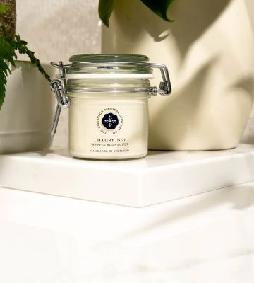 ＬＵＸＵＲＹ　ＮＯ．１　ＷＨＩＰＰＥＤ　ＢＯＤＹ　ＢＵＴＴＥＲ（ボディバター）