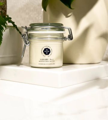 ＬＵＸＵＲＹ ＮＯ．１ ＷＨＩＰＰＥＤ ＢＯＤＹ ＢＵＴＴＥＲ（ボディバター） | THE EDINBURGH NATURAL SKINCARE  Co./エディンバラナチュラルスキンケア | 三越伊勢丹オンラインストア・通販【公式】