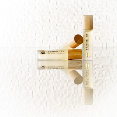 ＳＹＭＭＥＴＲＹ　ＢＯＴＡＮＩＣＡＬ　ＰＥＲＦＵＭＥ　ＯＩＬ