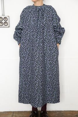 & (Women)/アールアンドディーエムコー/オールドマンズテーラー D.M.Co-/OLDMAN’S R TAILOR ＣＯＴＴＡＧＥ　 ＦＬＯＷＥＲ　ＨＩＧＨ　ＮＥＣＫ　ＲＡＧＬＡＮ　ＤＲＥＳＳ