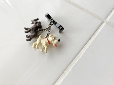 ブローチ　ＨＡＮＧＩＮＧ　ＴＥＲＲＩＥＲ　ＤＯＧ　ＢＲＯＯＣＨ