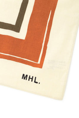 ＭＨＬ．＞スカーフ ＭＨＬ ＰＲＩＮＴＥＤ ＢＯＲＤＥＲ ＳＣＡＲＦ