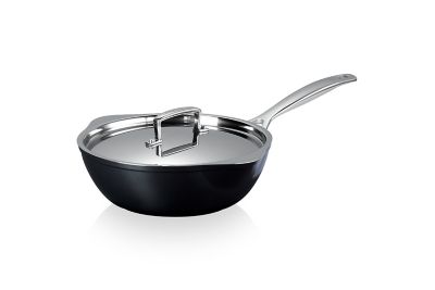 ＜LE CREUSET＞ＴＮＳ　シェフズパン・ダブルスパウト　２４ｃｍ　ＮＣ　（フタ付き）