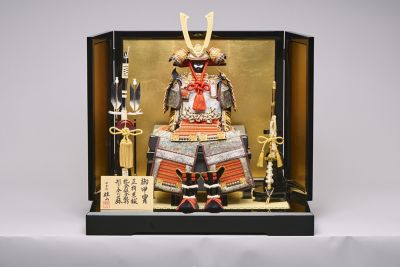 ＜鈴甲子雄山＞【送料無料】【三越カタログＮｏ．２６】雄山作　鎧飾りセット