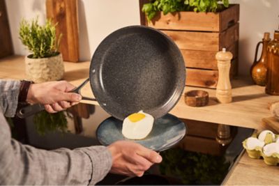 【ＺＷＩＬＬＩＮＧおまとめ】サリーナ　セラミック　フライパン　深型２８ｃｍ　ガラス蓋付