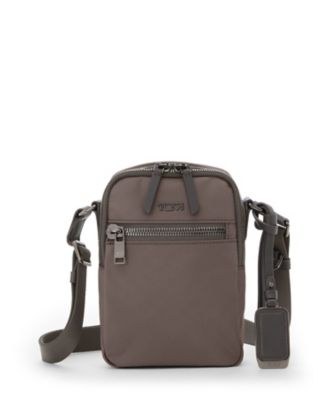 ＜TUMI＞ＶＯＹＡＧＥＵＲ　「ペルシャ」クロスボディ　０１９６６１４ＭＮＫ