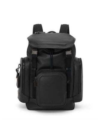 ＜TUMI＞ＨＡＲＲＩＳＯＮ　「スモール・グリフィン」フラップ・バックパック　０６３０２０６５ＤＢＭ