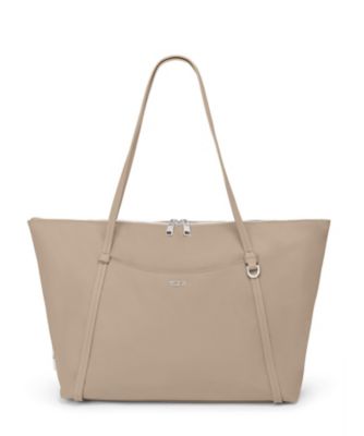 ＜TUMI＞ＶＯＹＡＧＥＵＲ　Ｑトート　０１９６７２０ＯＡＴ