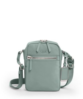 ＜TUMI＞ＶＯＹＡＧＥＵＲ　「ペルシャ」クロスボディ　０１９６６１４Ｔ