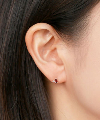 ヴァンドーム青山☆ガーネットピアス☆10Ｋ☆美品 ヴァンドーム青山☆ガーネットピアス☆10K☆美品 - メルカリ