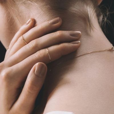 ｓｏｐｈｉｅ　ｎｅｃｋｌａｃｅ