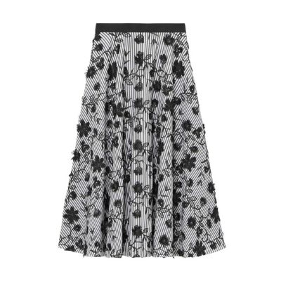 ストライプフラワー刺繍フレア スカート | ANAYI/アナイ | 三越