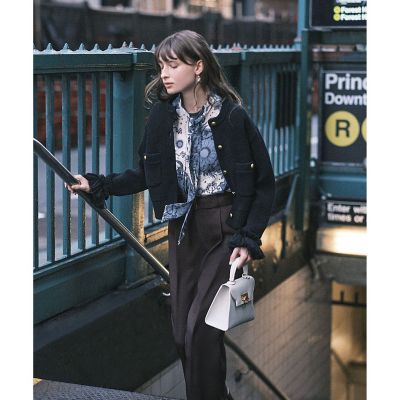 【美品】bow.a ボウエー 水際ナミナミブラウス ブラック 美品】完売交渉可❢bow.a ボウエー 水際ナミナミブラウス
