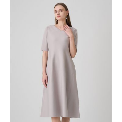 バックVネックシルエットワンピース | ANAYI/アナイ | 三越伊勢丹