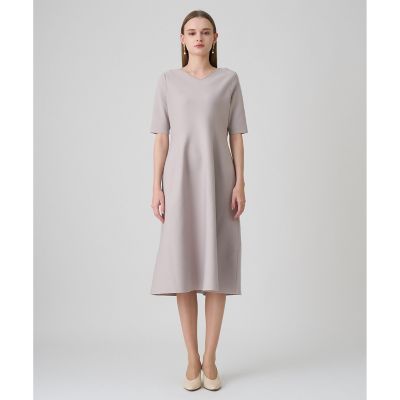 バックVネックシルエットワンピース | ANAYI/アナイ | 三越伊勢丹