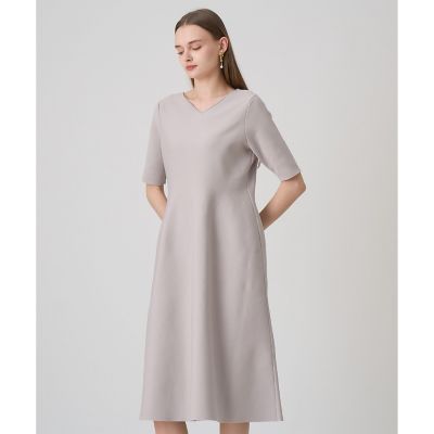 バックVネックシルエットワンピース | ANAYI/アナイ | 三越伊勢丹