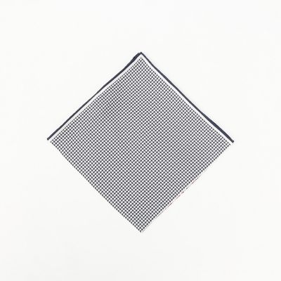 ＜Paul Stuart (Men)＞【Ｎｉｋｋｅｉ　ｍａｇａｚｉｎｅ掲載】４パネルプリントシルクチーフ