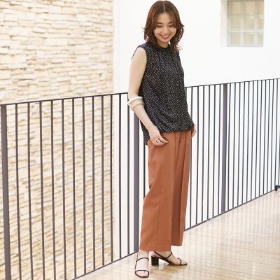 ランダムドットプリント　ノースリーブブラウス