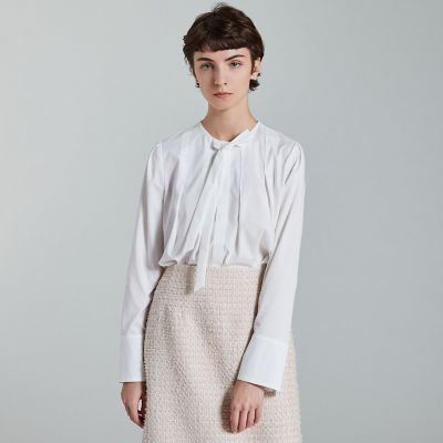 ＜maison TOMORROWLAND＞シルキーデシン　ボウタイブラウス