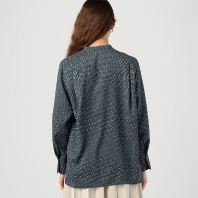 クレセントムーンプリント　バンドカラーブラウス