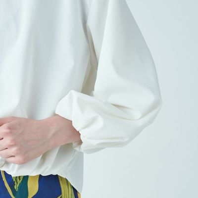 ポリエステルタイプライター　ボリュームブラウス