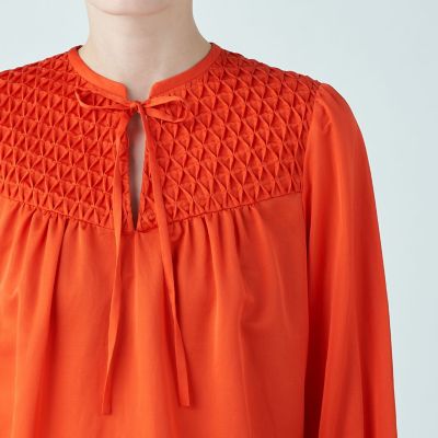 コットンシルクサテン アートタックブラウス | maison TOMORROWLAND