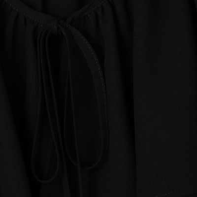 シアートロ　ラッフルカラーブラウス