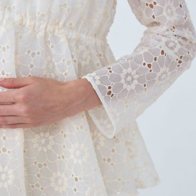 エンブロイダリーオーガンザ ウエストギャザーブラウス | maison 