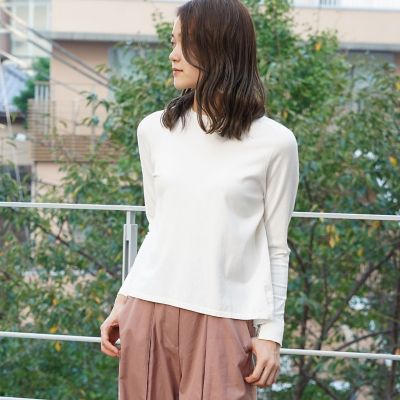 マテリアルミックス　ピンタックプルオーバー