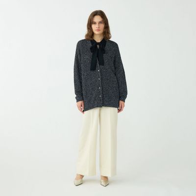 メタリックブークレー Vネックカーディガン | maison TOMORROWLAND