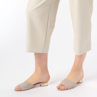 フェイクレザー　クロップドパンツ