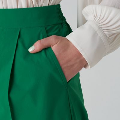 ストレッチタフタ　タックストレートパンツ