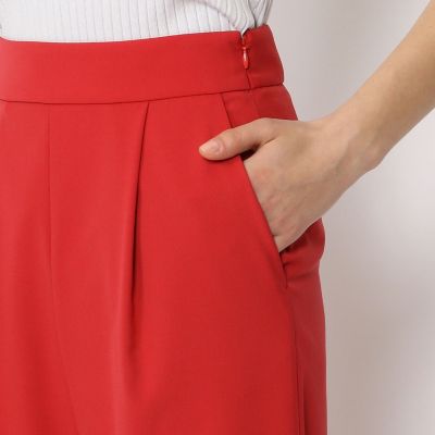 ポリエステルレーヨン　フロントタッククロップドパンツ