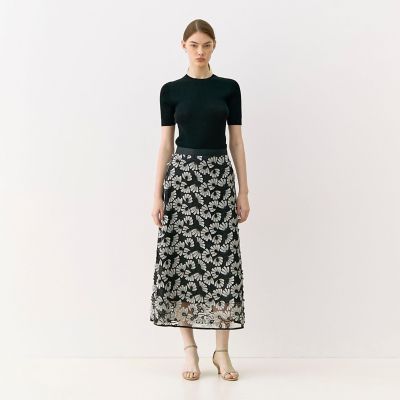 店舗限定】フラワーエンブロイダリー トラペーズスカート | maison