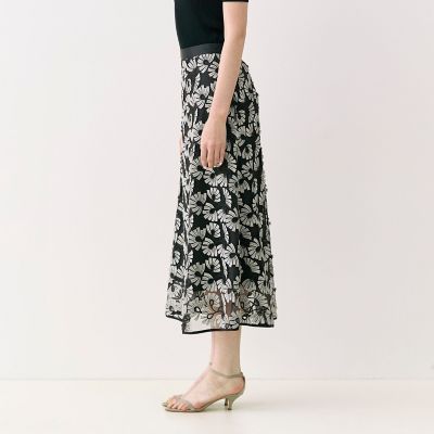 店舗限定】フラワーエンブロイダリー トラペーズスカート | maison
