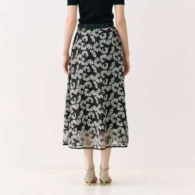 店舗限定】フラワーエンブロイダリー トラペーズスカート | maison