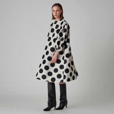 ビッグドットジャカード ボリュームスリーブワンピース トゥモローランド ビッグドットジャカード ボリュームスリーブワンピース | maison