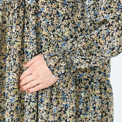 送料無料】ブローフラワープリント シャーリングロングワンピース