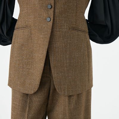 Tiffany スクエアネックジレ | maison TOMORROWLAND/メゾン