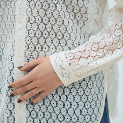 フロッキーレース レギュラーカラーシャツ | maison TOMORROWLAND